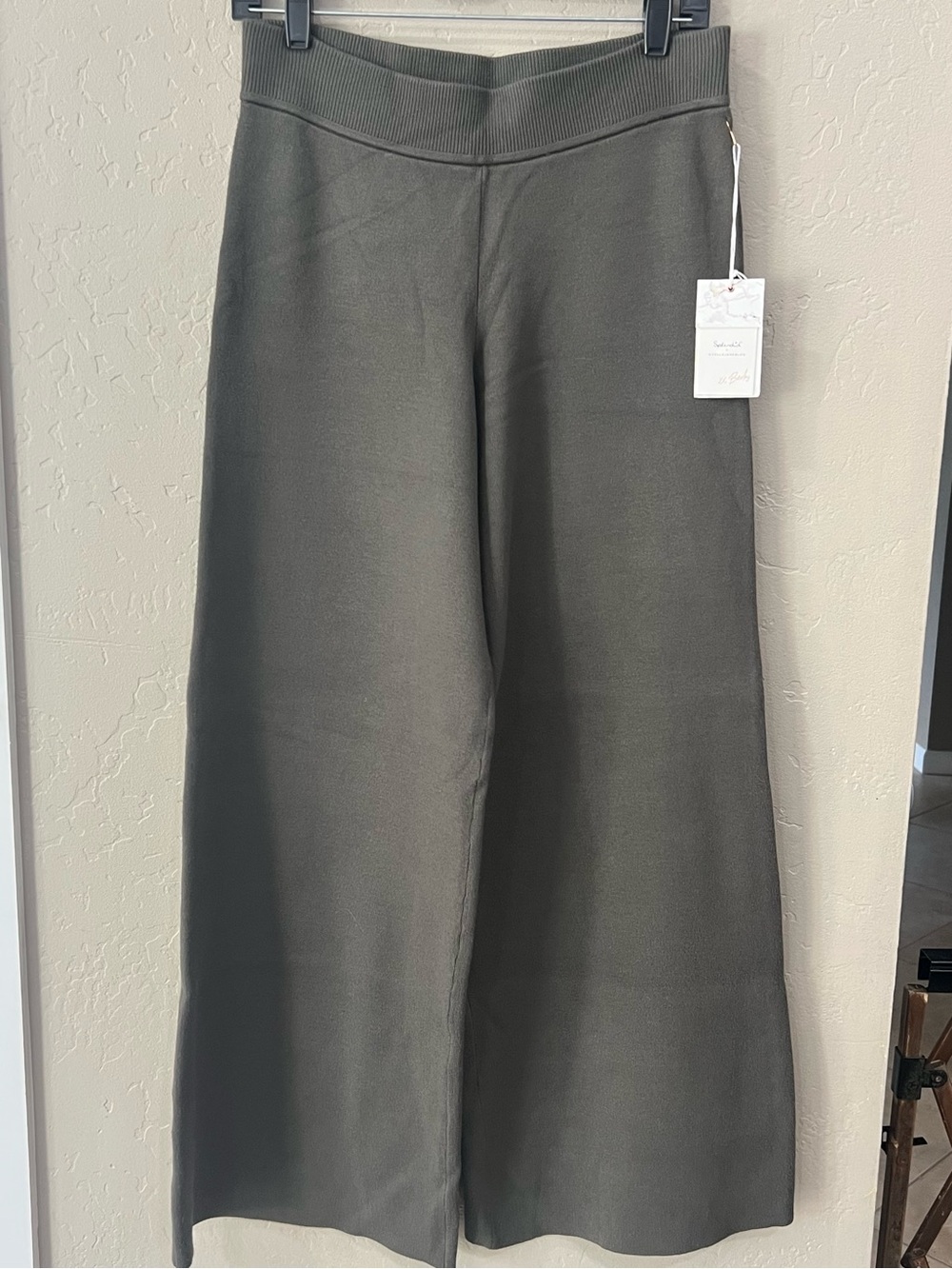 ✨ NWT Splendid x @Cellajaneblog Wide Leg Sweater Pants ✨ Olive Green 🌿 Size: M